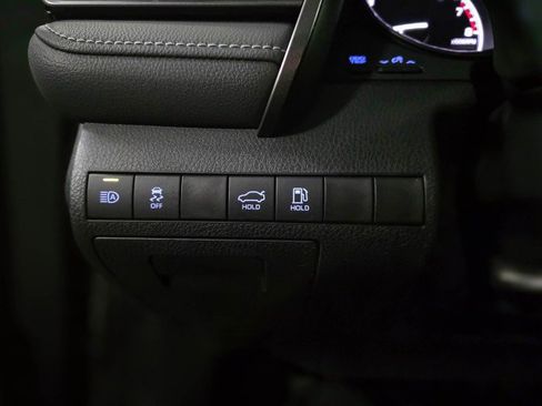 Used 2021 Toyota Camry SE w/ Carpet Mat Package (TMS) image 26