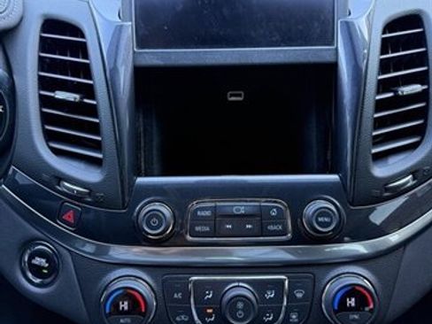 Used 2018 Chevrolet Impala LT image 12