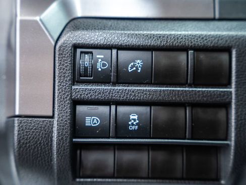 Certified 2025 Toyota Tacoma SR5 image 40