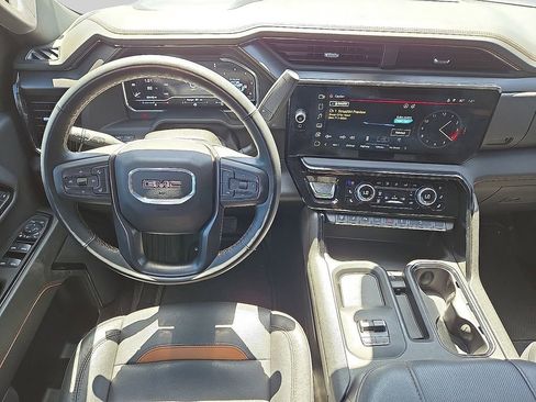 Used 2025 GMC Sierra 2500 AT4 w/ AT4 Premium Plus Package AWD/4WD image 18