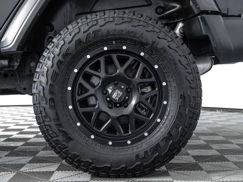 Used 2025 Jeep Wrangler Unlimited Sport AWD/4WD image 43