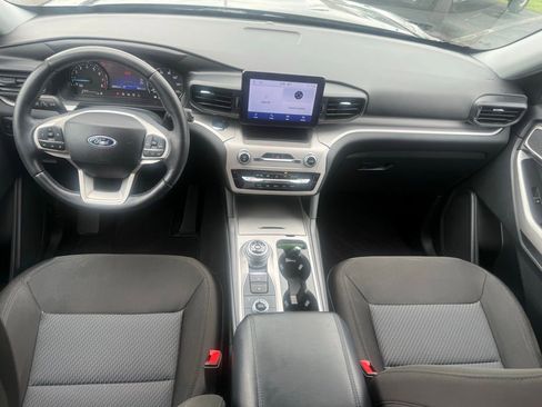 Certified 2024 Ford Explorer XLT AWD/4WD image 35