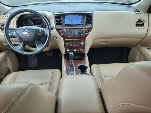 Used 2018 Nissan Pathfinder Platinum AWD/4WD image 18