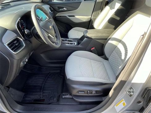 Certified 2018 Chevrolet Equinox LT w/ Sun & Infotainment Package image 13