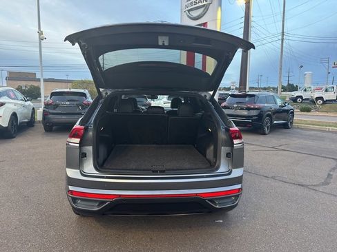 Used 2021 Volkswagen Atlas Cross Sport SEL image 19