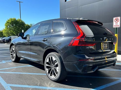 Used 2026 Volvo XC60 B5 Plus w/ Protection Package Premier AWD/4WD image 4