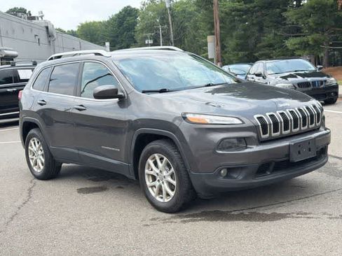 Used 2016 Jeep Cherokee Latitude w/ Cold Weather Group AWD/4WD image 28
