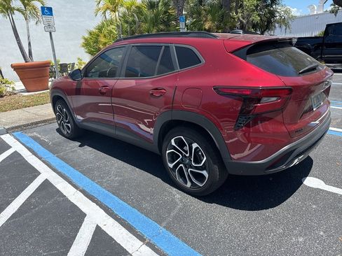 Used 2024 Chevrolet Trax RS w/ Driver Confidence Package FWD image 4