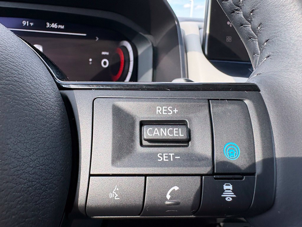 Used 2024 Nissan Rogue SL AWD/4WD image 35