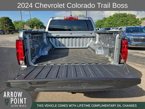 Used 2024 Chevrolet Colorado Trail Boss w/ Advanced Trailering Package AWD/4WD image 17