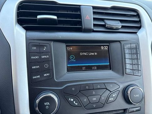 Used 2015 Ford Fusion SE FWD image 13