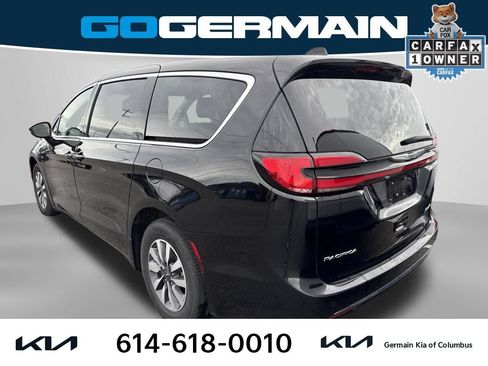 Used 2024 Chrysler Pacifica Limited FWD image 2