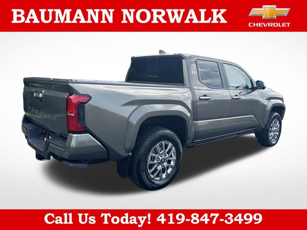 Used 2025 Toyota Tacoma Limited AWD/4WD image 7