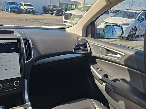 Used 2024 Ford Edge SEL w/ Convenience Package image 17