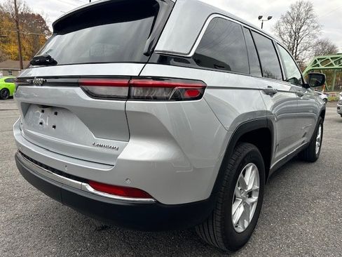 Certified 2024 Jeep Grand Cherokee Laredo X w/ Trailer Tow Package AWD/4WD image 6