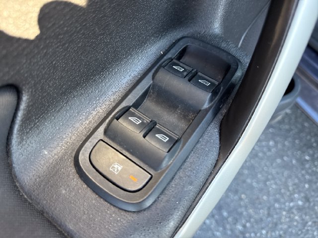 Used 2013 Ford Fiesta SE FWD image 23