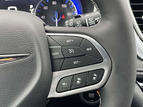 New 2026 Chrysler Pacifica Select image 32