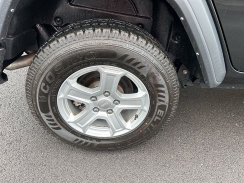 Used 2022 Jeep Wrangler Unlimited Sport image 21