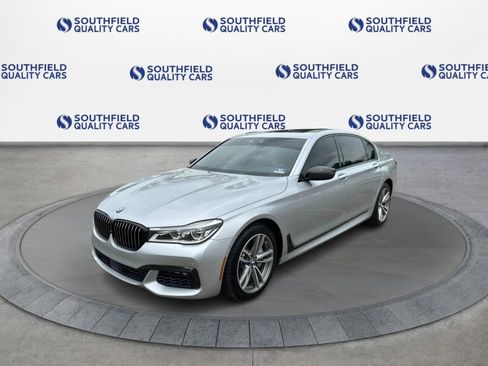 Used 2017 BMW 750i xDrive AWD/4WD image 2