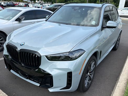 Used 2025 BMW X5 xDrive50e w/ M Sport Package AWD/4WD image 2