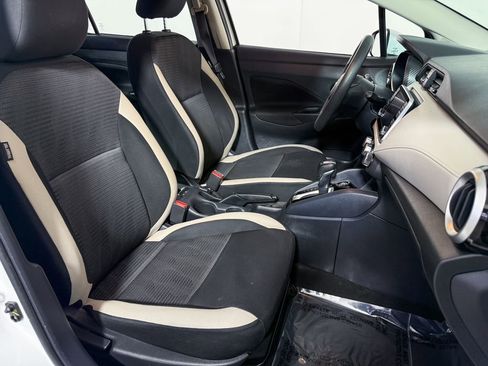 Used 2021 Nissan Versa SV image 14