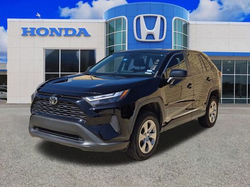 Used 2023 Toyota RAV4 LE FWD image 3
