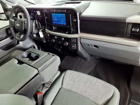 Used 2023 Ford F250 XLT AWD/4WD image 13