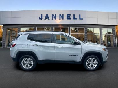Used 2024 Jeep Compass Latitude w/ Convenience Group