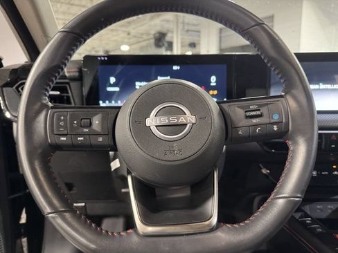 Used 2025 Nissan Kicks SR AWD/4WD image 9