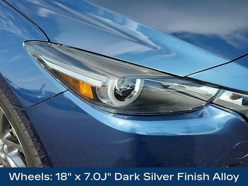 Used 2018 MAZDA MAZDA3 Grand Touring FWD image 11