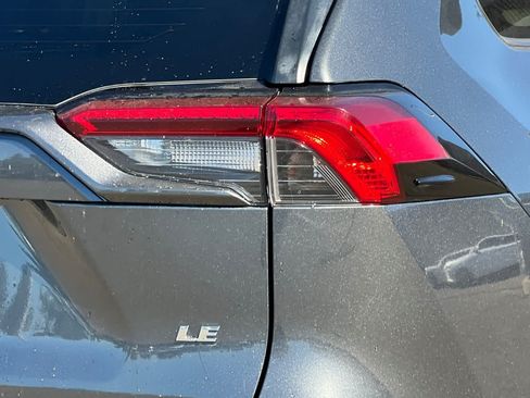 Used 2019 Toyota RAV4 LE FWD image 30