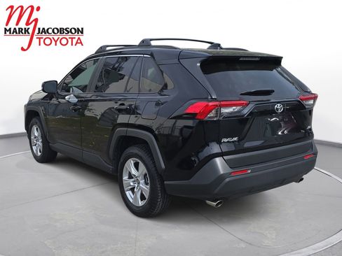 Used 2019 Toyota RAV4 XLE FWD image 11