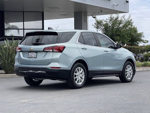 Used 2022 Chevrolet Equinox LT FWD image 2