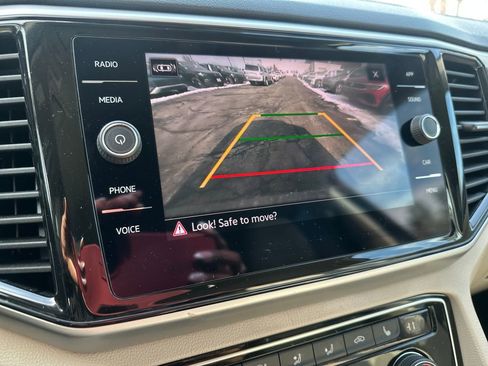 Used 2023 Volkswagen Atlas SE w/ Black Wheel Package image 10