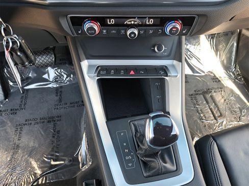 Used 2022 Audi Q3 2.0T Premium w/ Convenience Package image 22