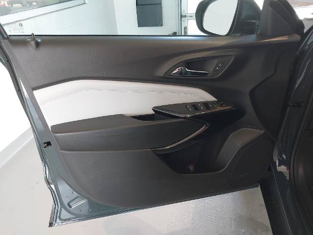 New 2026 Chevrolet Trax LT w/ LT Convenience Package FWD image 24