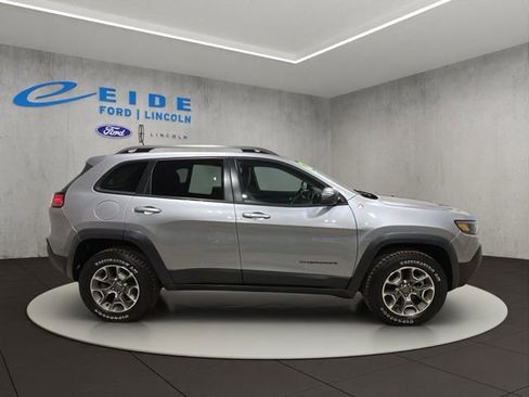 Used 2021 Jeep Cherokee Trailhawk image 5