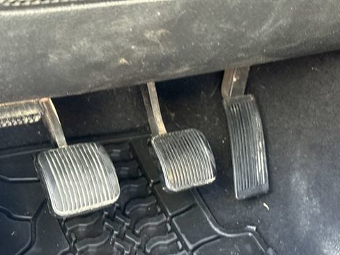 Used 2012 Jeep Wrangler Unlimited Rubicon w/ Dual Top Group AWD/4WD image 21