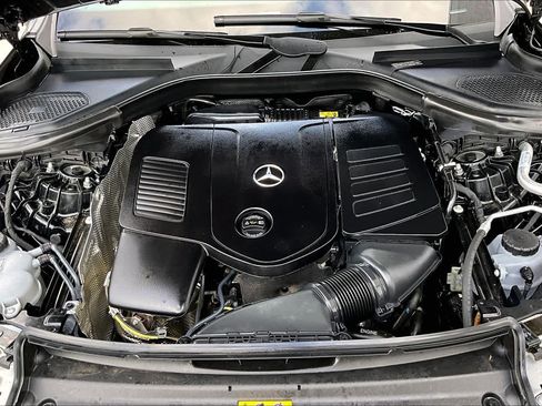 Used 2025 Mercedes-Benz GLC 300 image 27