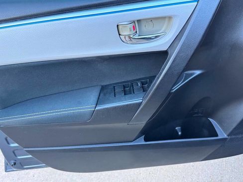 Used 2015 Toyota Corolla LE FWD image 15