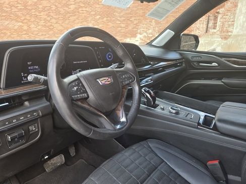 Used 2023 Cadillac Escalade Sport Platinum w/ LPO, ONYX Package image 8