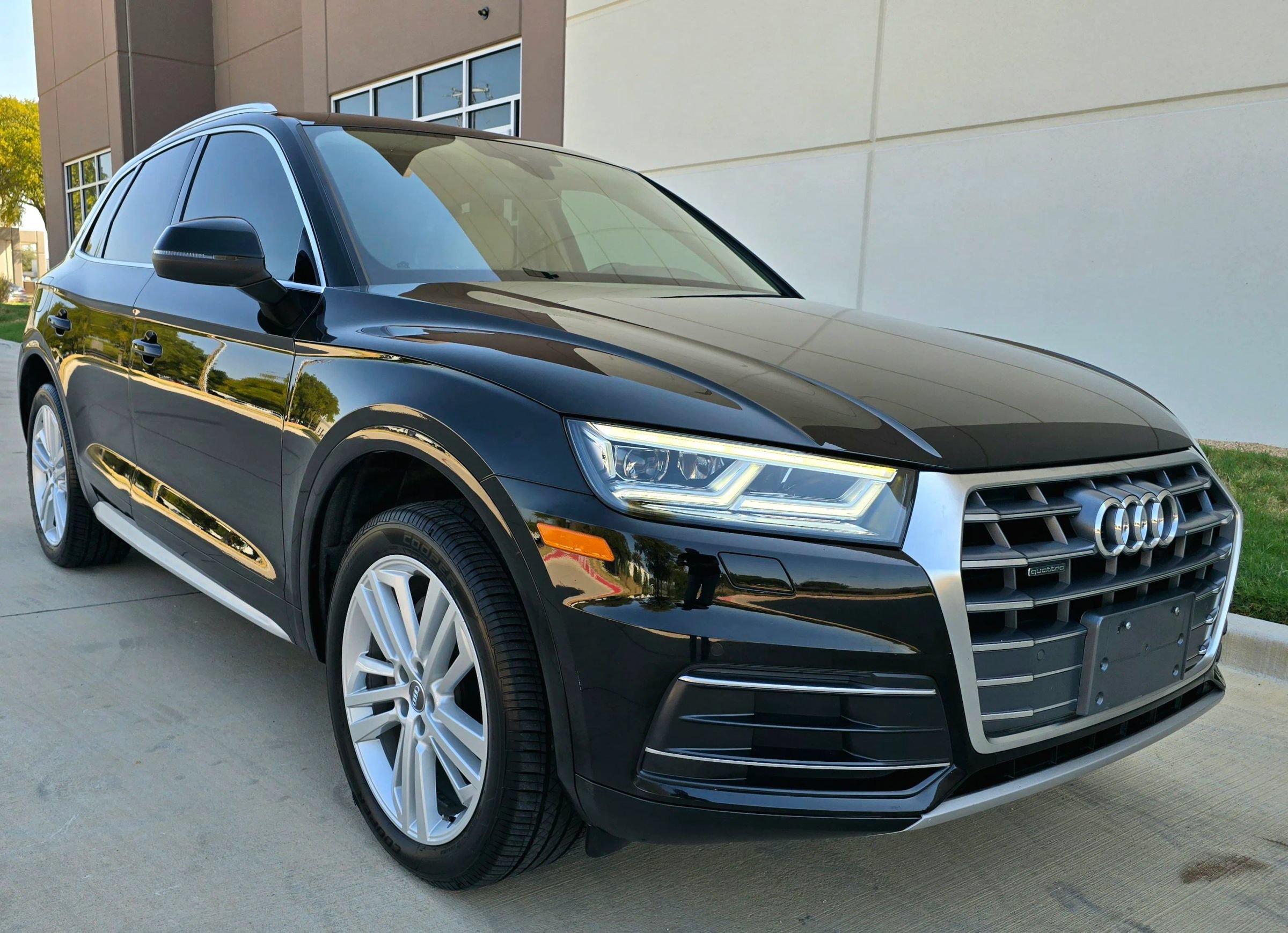 Used 2018 Audi Q5 2.0T Premium Plus w/ Premium Plus Package AWD/4WD image 4