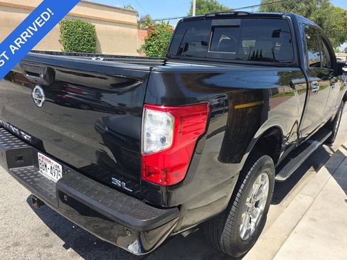 Used 2016 Nissan Titan SL RWD image 3