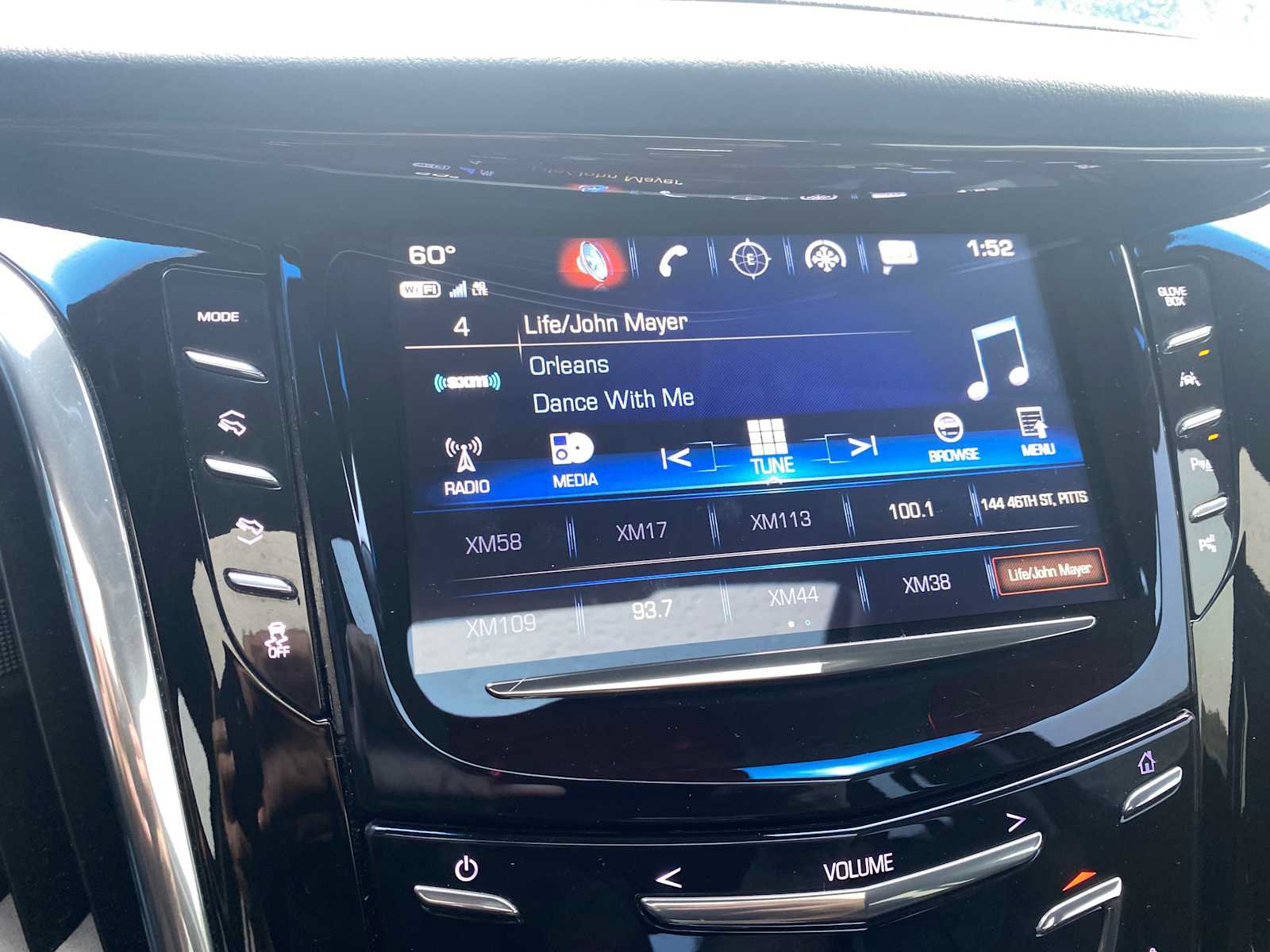 Used 2017 Cadillac Escalade Luxury AWD/4WD image 21
