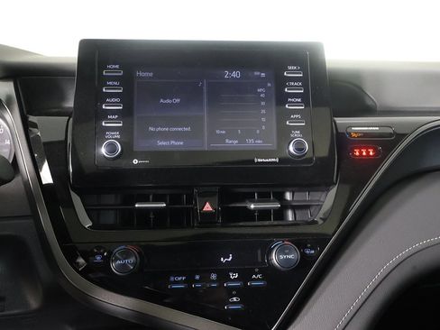 Used 2024 Toyota Camry SE image 40