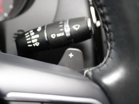 Used 2017 Jaguar XE Premium image 19