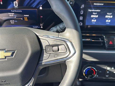 Used 2025 Chevrolet TrailBlazer LT w/ LT Cold Weather Package image 14