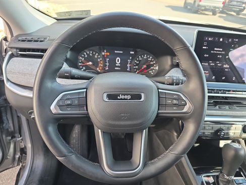 Used 2022 Jeep Compass Latitude image 18