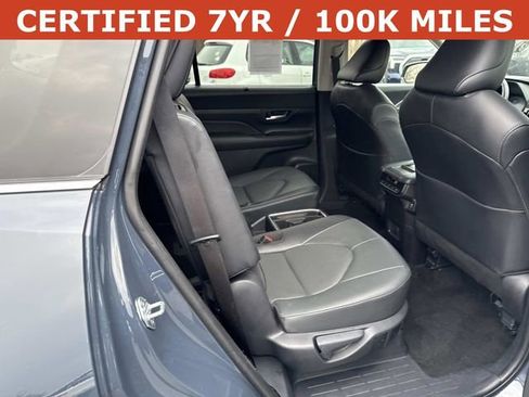 Used 2025 Toyota Grand Highlander XLE image 11