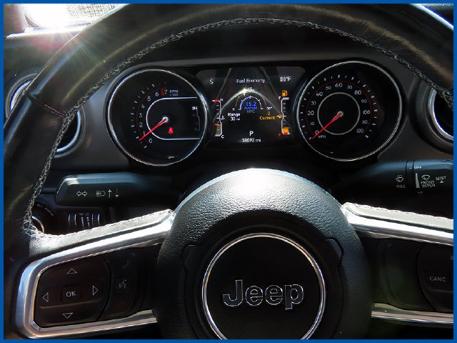 Used 2022 Jeep Gladiator Rubicon w/ LED Lighting Group AWD/4WD image 16